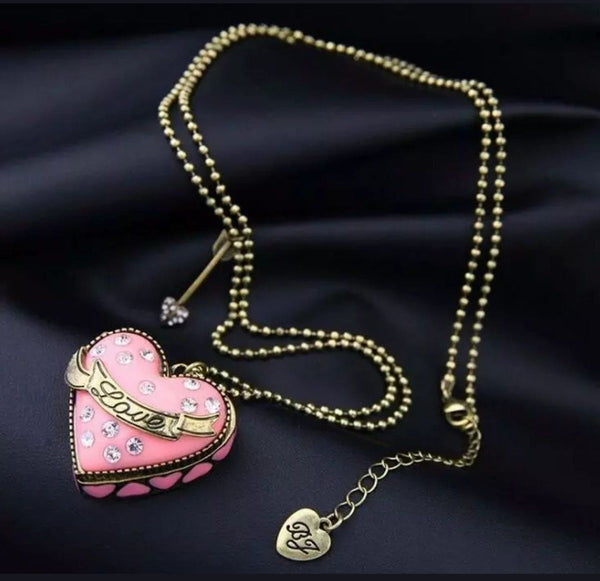 Heart Necklace, Diamond Heart Necklace, Tiffany Heart Necklace, Kendra Scott Heart Necklace, Pandora Heart Necklace,